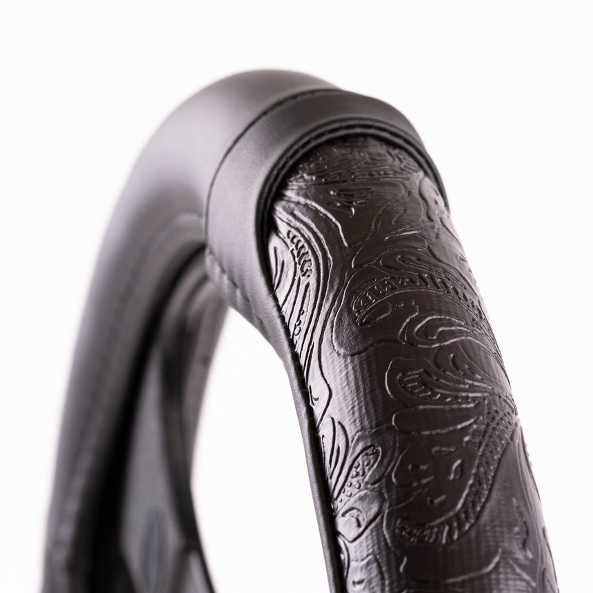 Оплётка руля AUTOPROFI из экокожи AP-1962 BK (M)