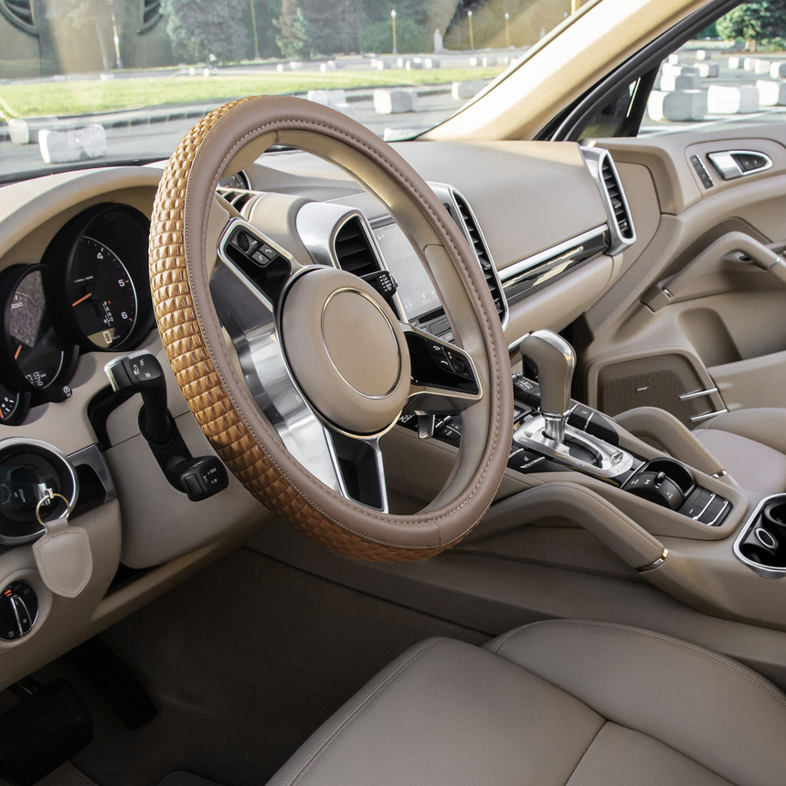 Оплётка руля AUTOPROFI из экокожи AP-1932 BE (M)