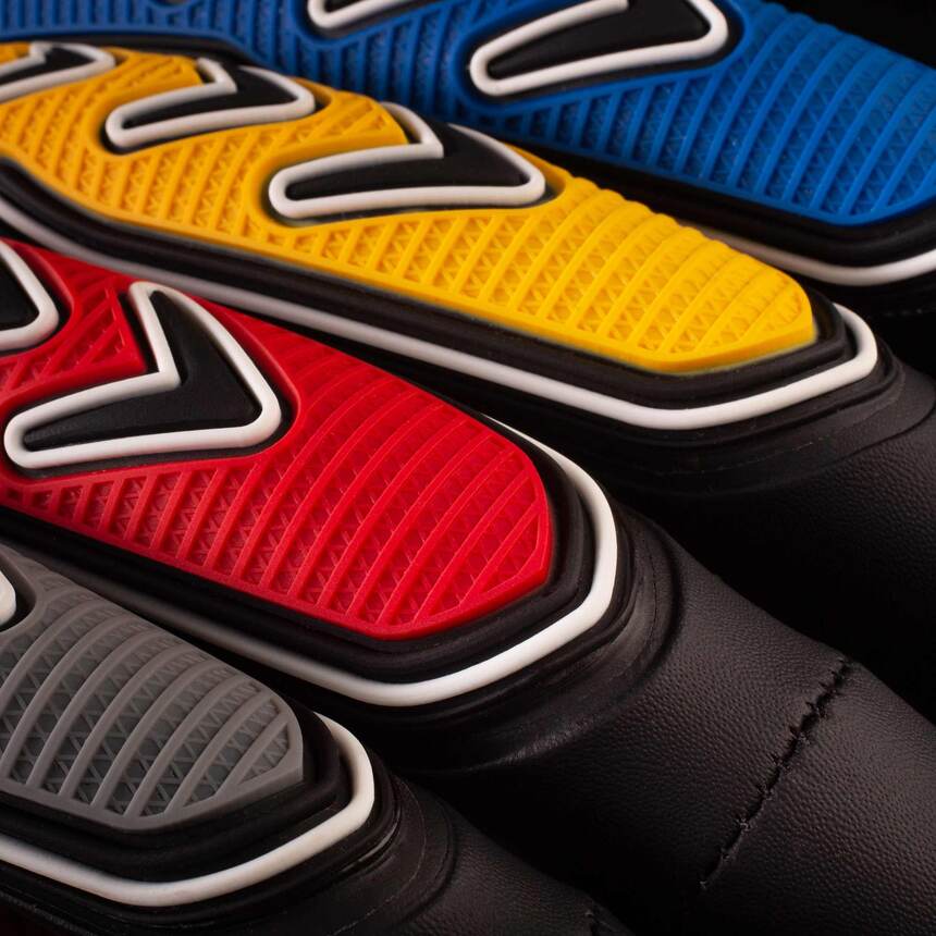 Кожаная оплётка на руль Car Performance с 3D вставками CP-2051 BK/RD (M)