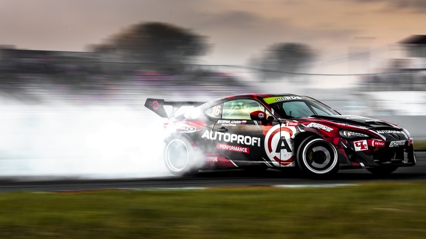 COSMIS  XT-006R 18x11,0 5x114,3 ET8 Black+diamond lip+spoke milling+ letter milling